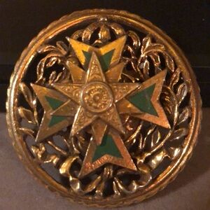Rei ad Rare Find Vintage Gold Tone Maltese Pendant & Brooch